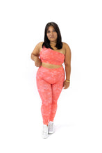Load image into Gallery viewer, PEACH MARBLE SCRUNCH BUM LEGGINGS